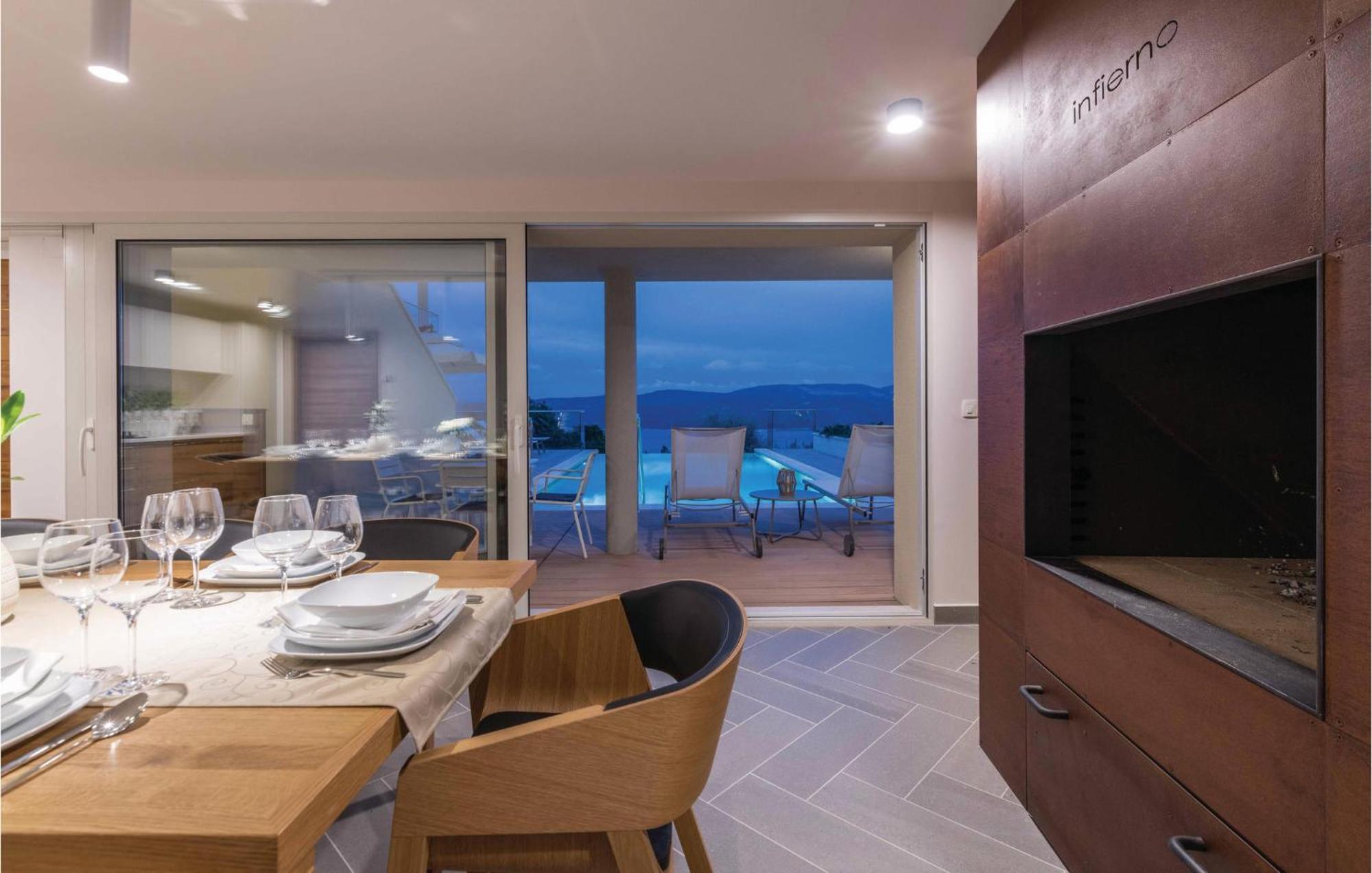 Nice Apartment In Plomin With Jacuzzi Exterior foto
